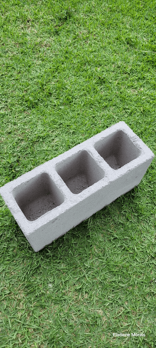 BLOCO 14X19X39 ALVENARIA VEDAÇÃO C/ 3 FUROS C/ FUNDO C/ PAREDES 20MM - Preço para retirar na fábrica